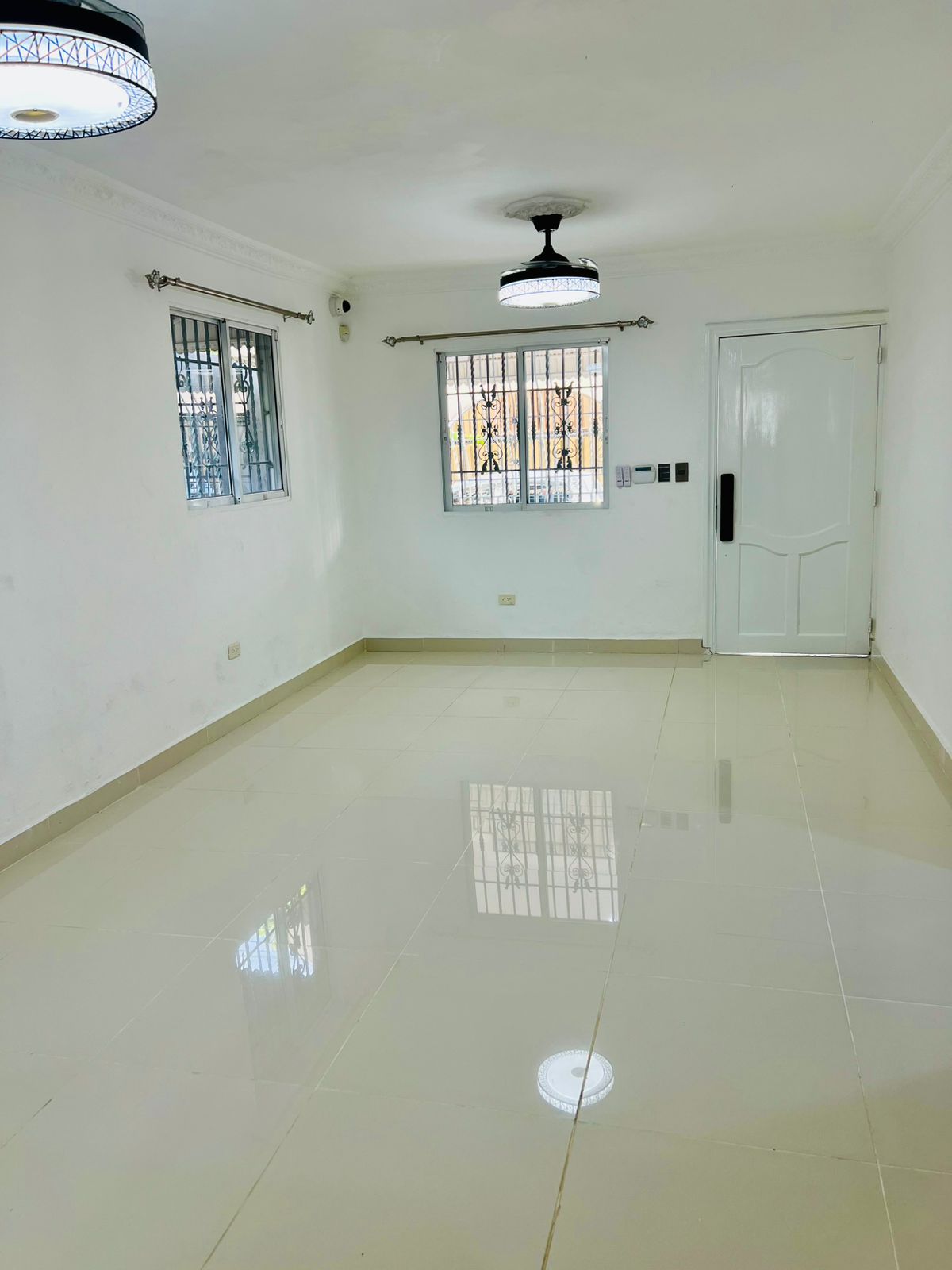 casas - VENDO CASA DE 2 NIVEL, DE OPORTUNIDAD Y POR DEBAJO 4