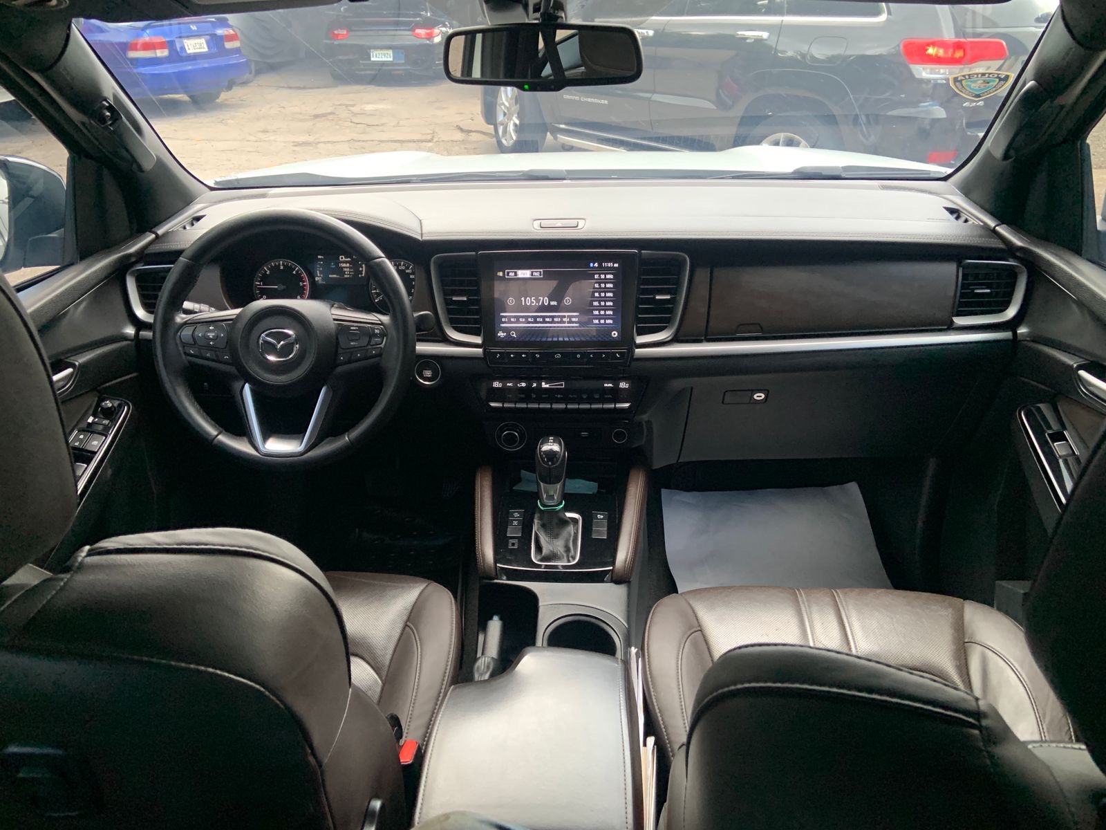 jeepetas y camionetas - Mazda BT 50 como nueva  9