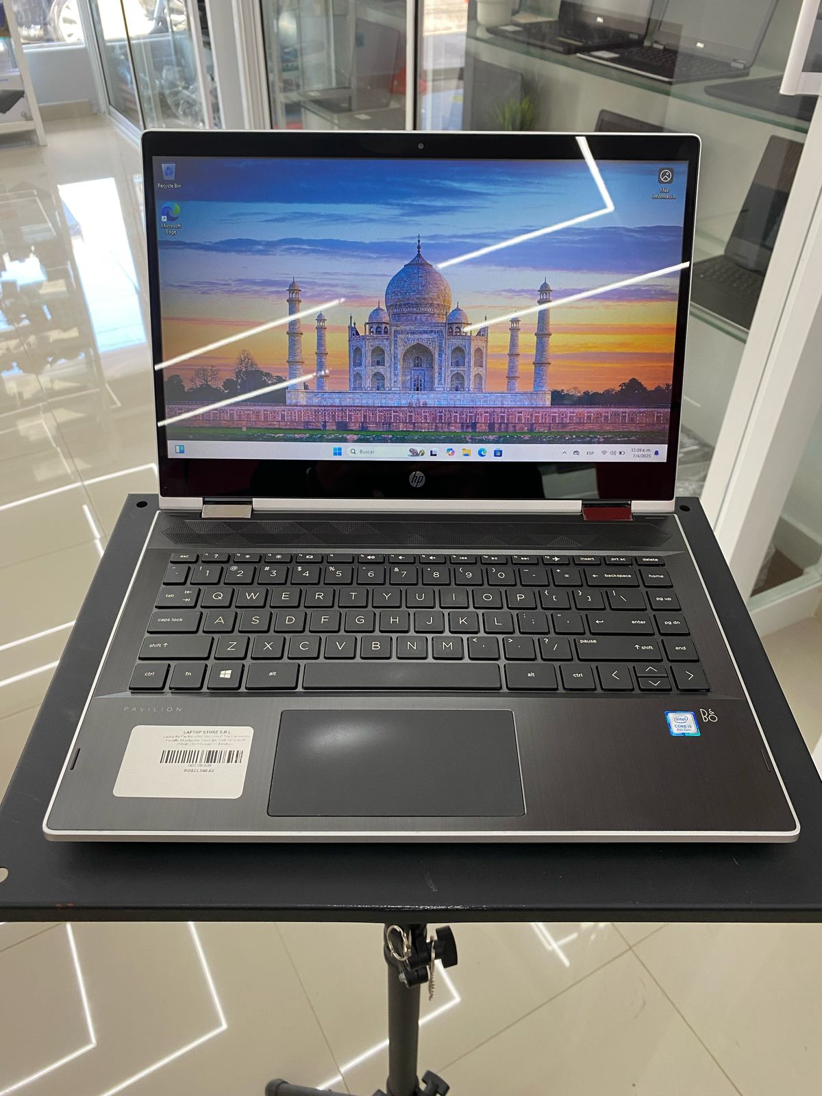 computadoras y laptops - Laptop HP Pavilion x360 2 en 1 de 14" i3 8va Gen 8
