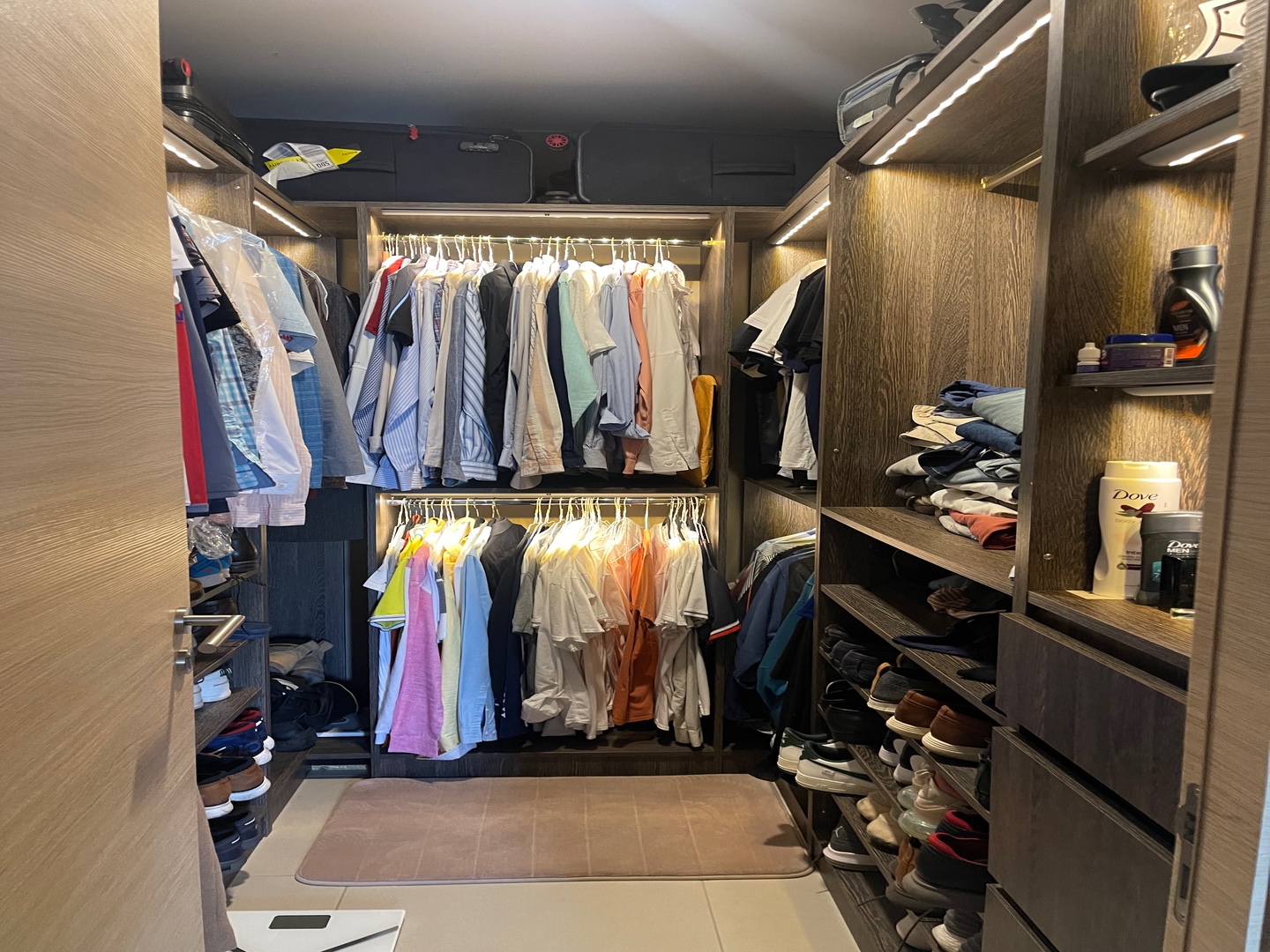 apartamentos - EVARISTO MORALES - VENDO Amueblado APTO TORRE MODERNA
8mo. Nivel
160 Mts2
 5