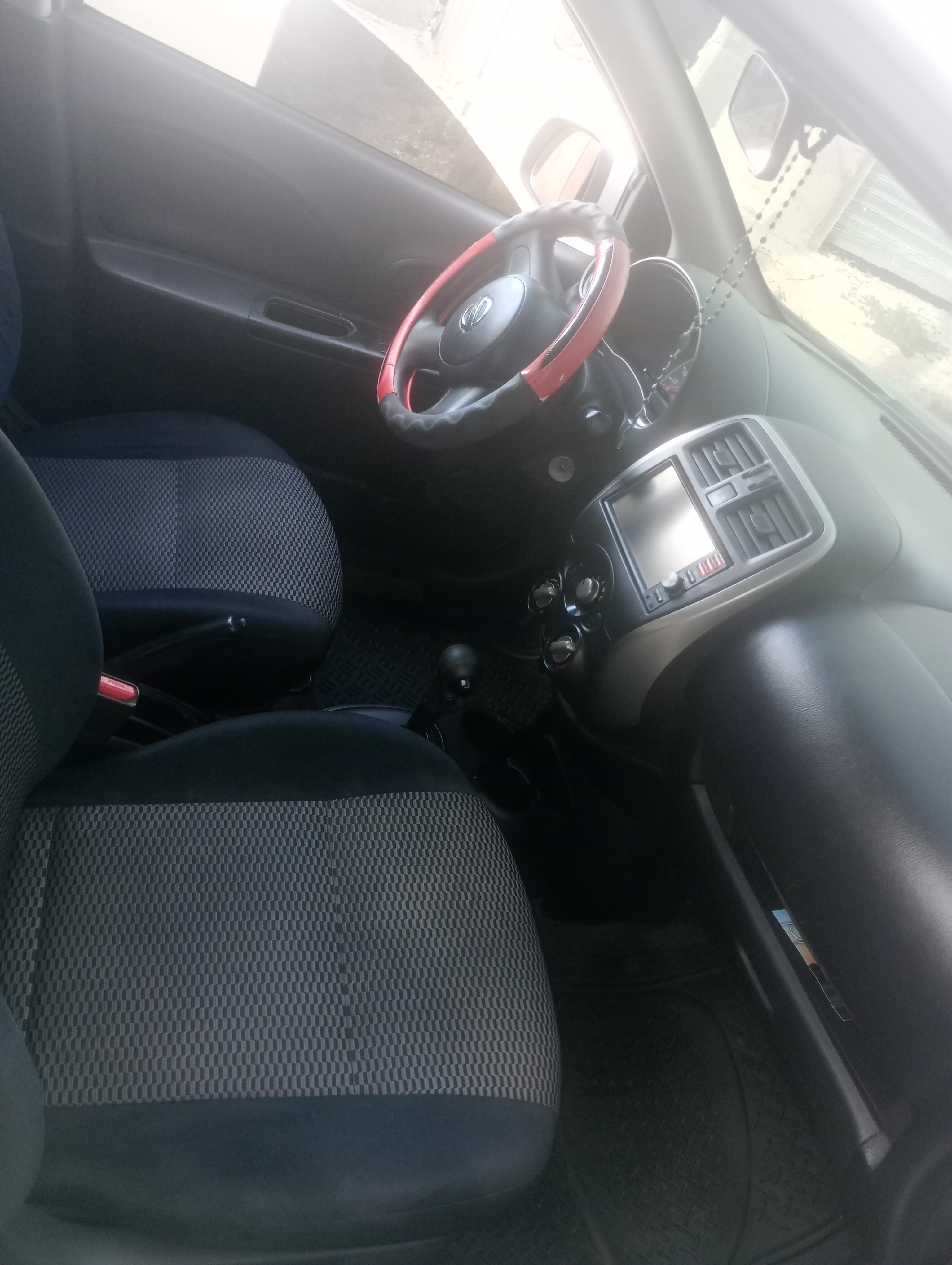 carros - Nissan March 2015 5