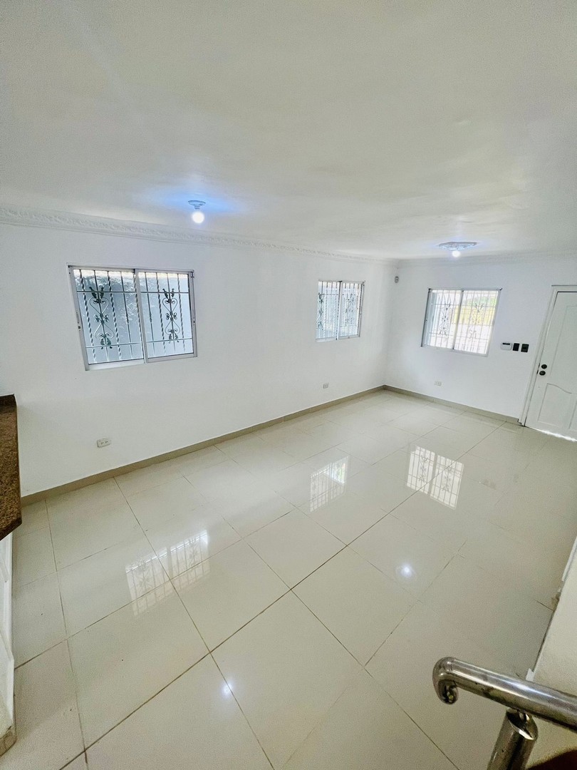 casas - 🔥VENDO DE OPORTUNIDAD 🏡CASA DE 2 NIVEL 📍 SECTOR CABIRMA DEL ESTE 3