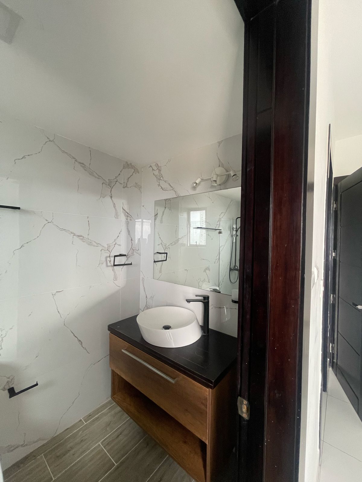 apartamentos - Alquiler Apartamento  Linea Blanca Av. Sarasota 3