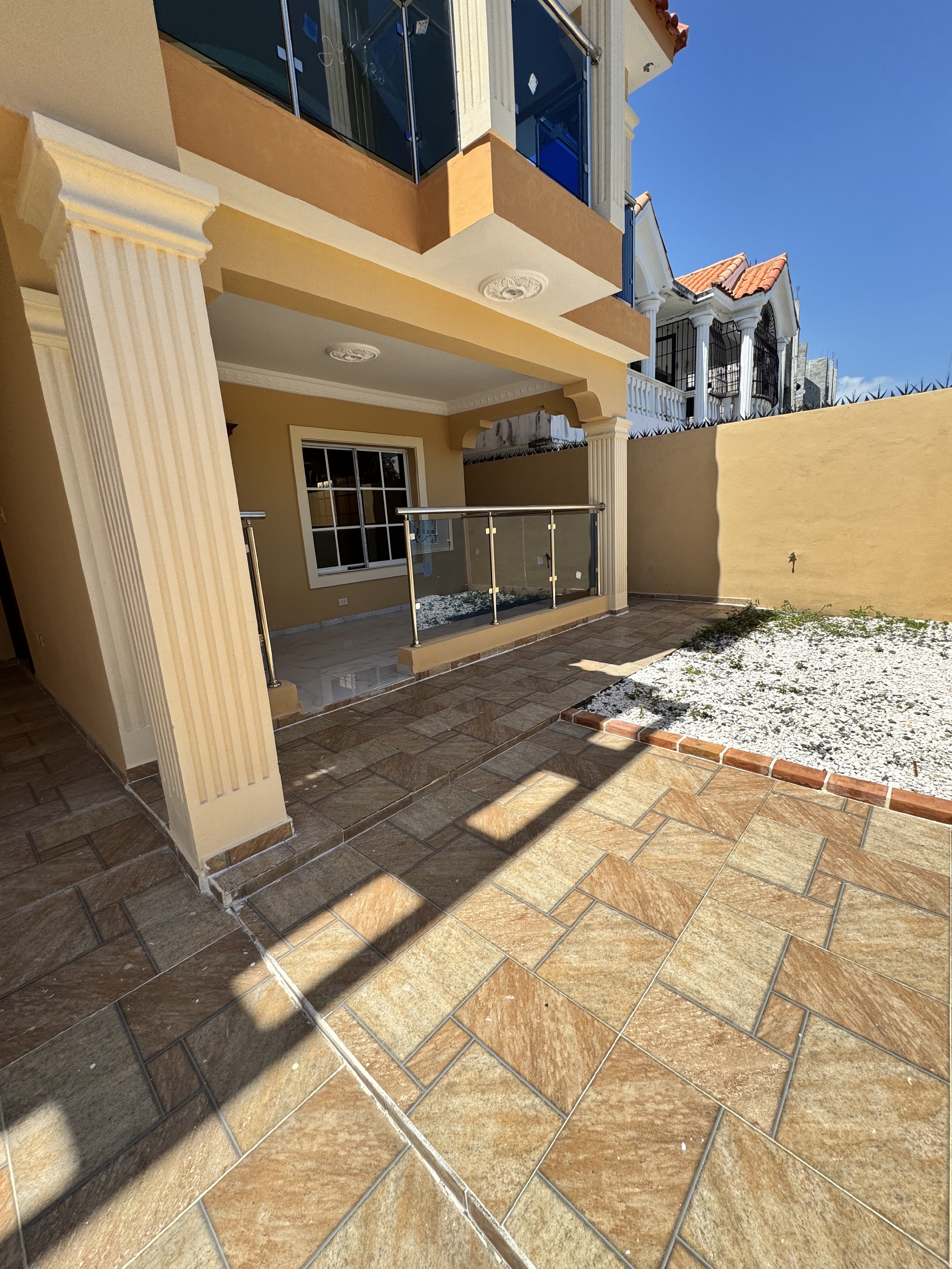 casas - venta de casa en la autopista de san isidro prado oriental con  370mts y 4 hab 6