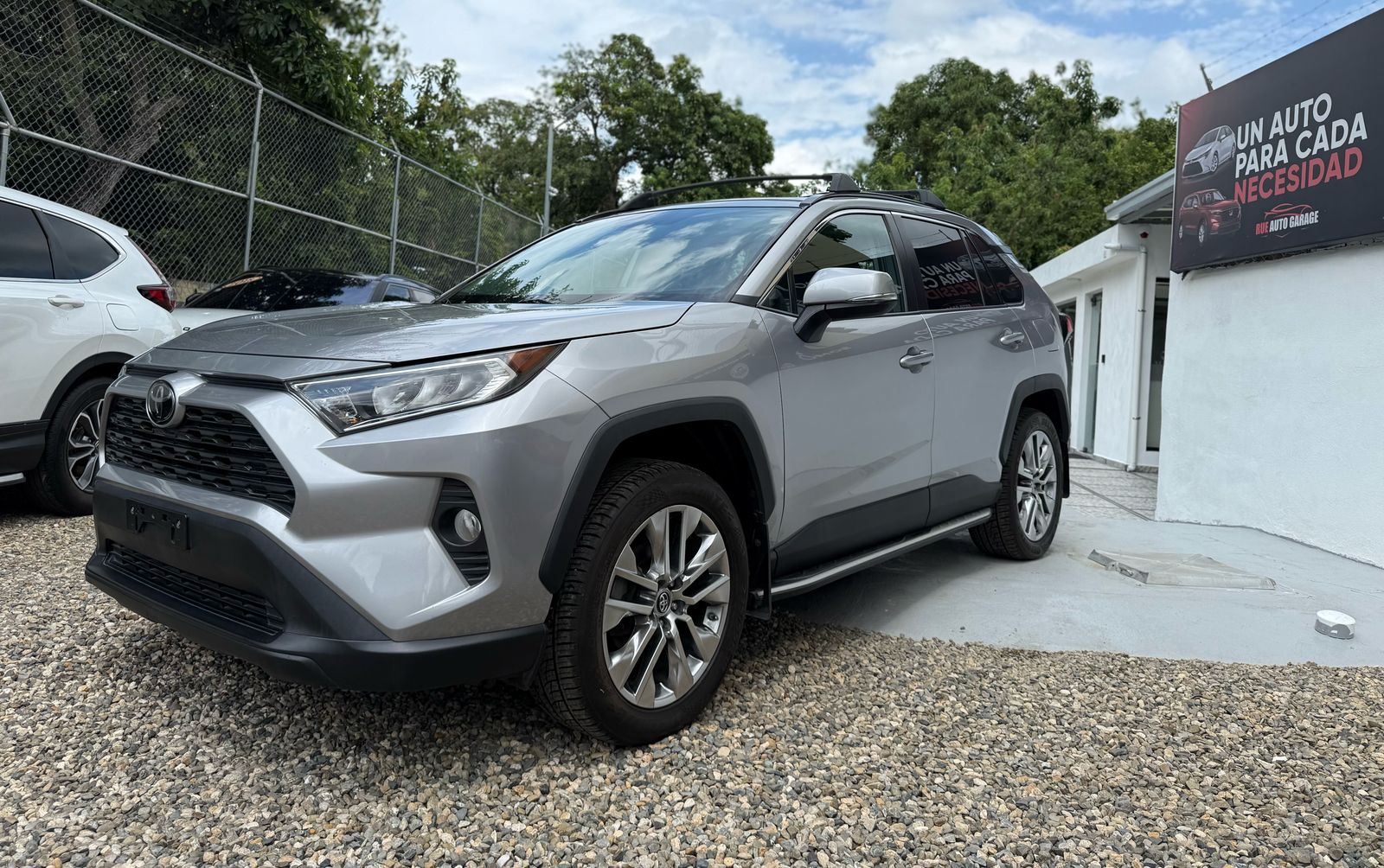 jeepetas y camionetas - Toyota rav4 2019 xle premium  1