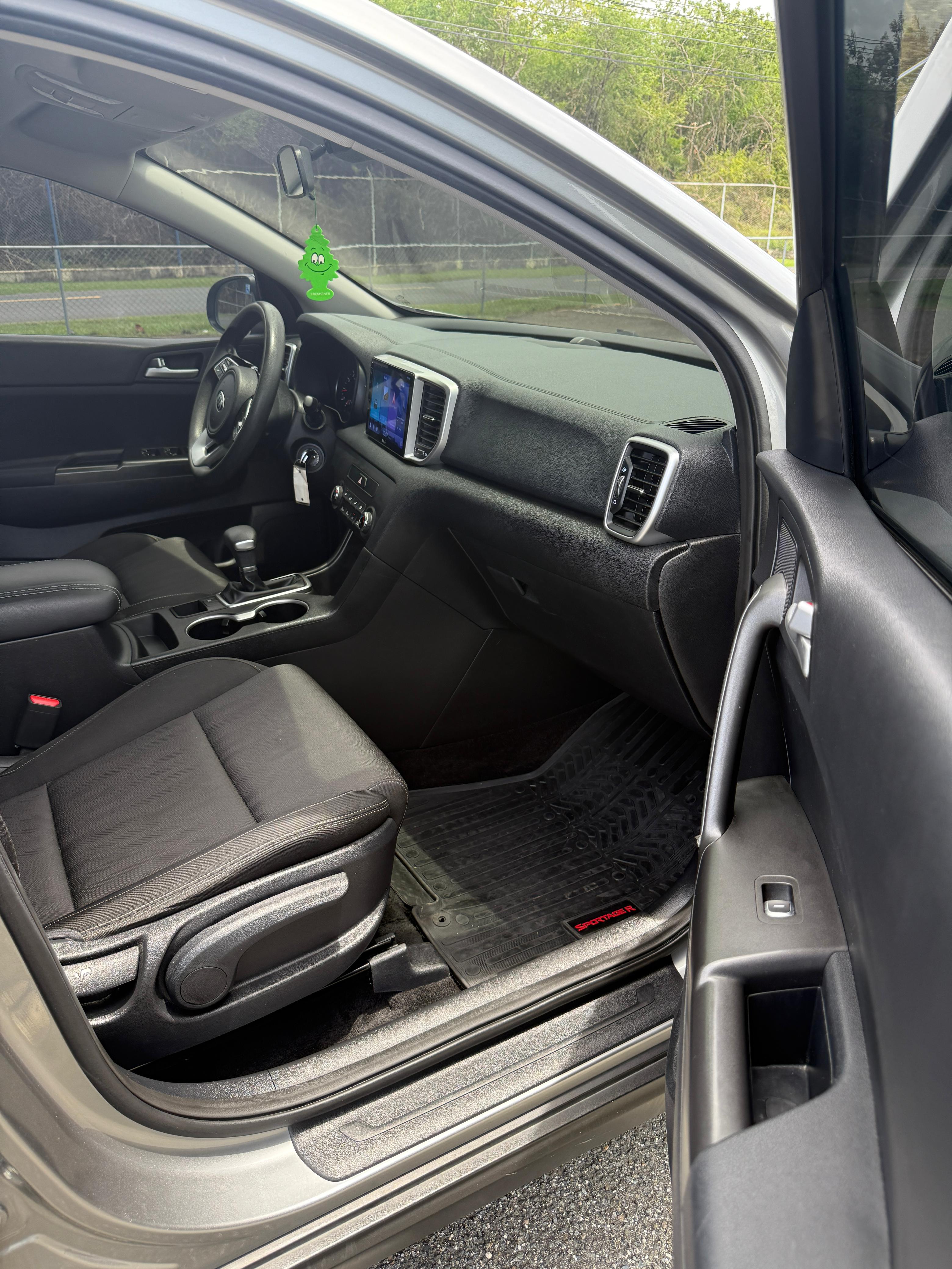 jeepetas y camionetas - Vendo kia sportage lx 2020 8