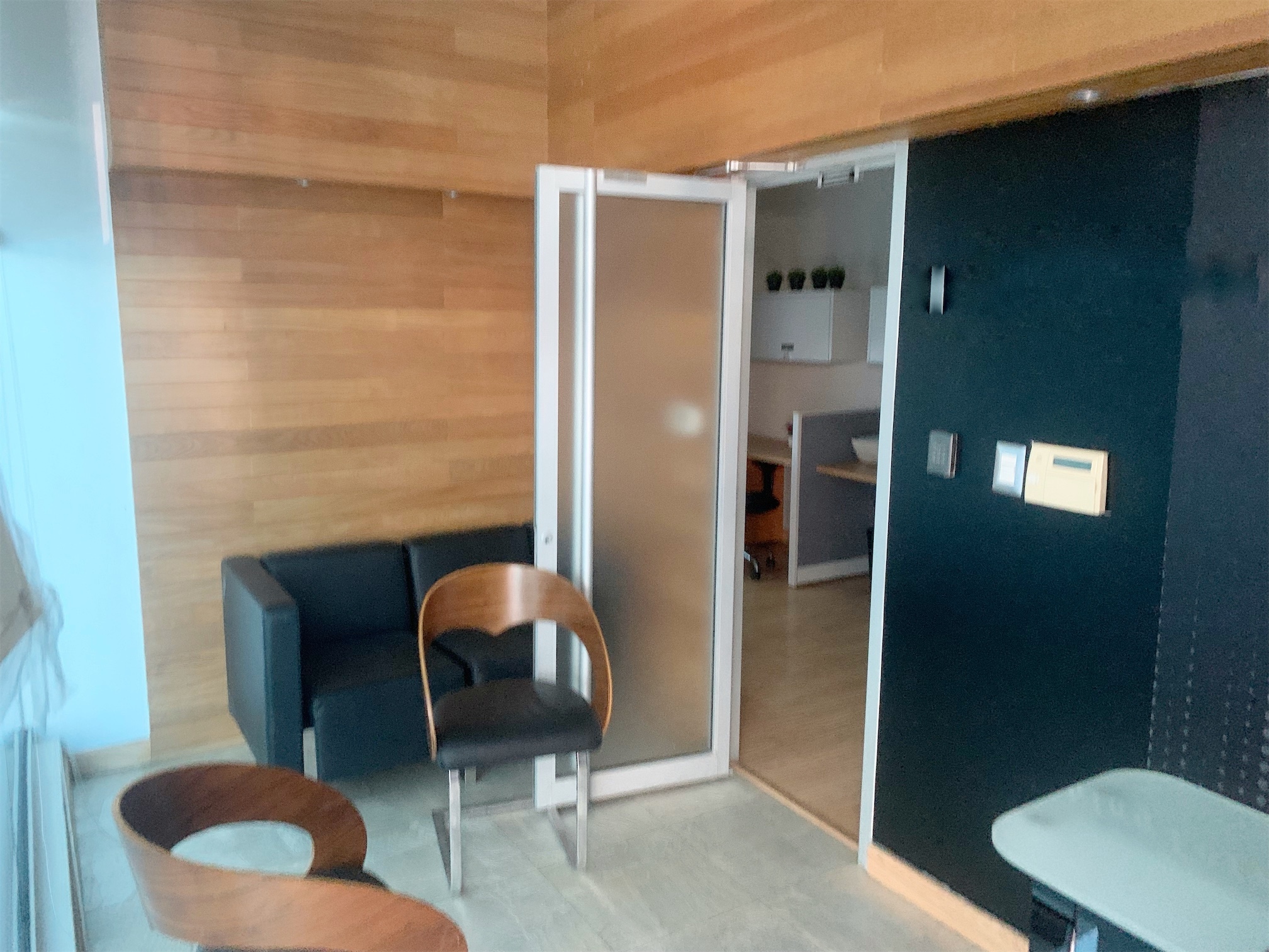 oficinas y locales comerciales - Oficina corporativa prienr nivel amoblada  7