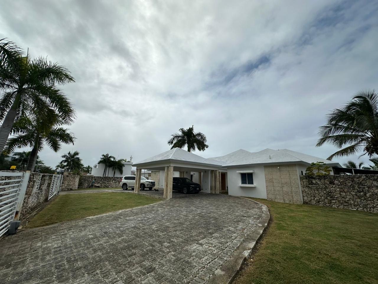 casas vacacionales y villas - Villa en venta en una de las mejores zonas de Punta Cana  2