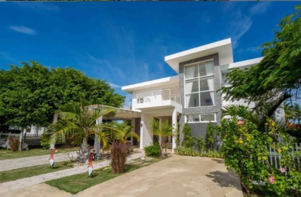 casas vacacionales y villas - Vive la Experiencia Sosúa Ocean Village – Villa de Lujo a Pasos del Mar 3