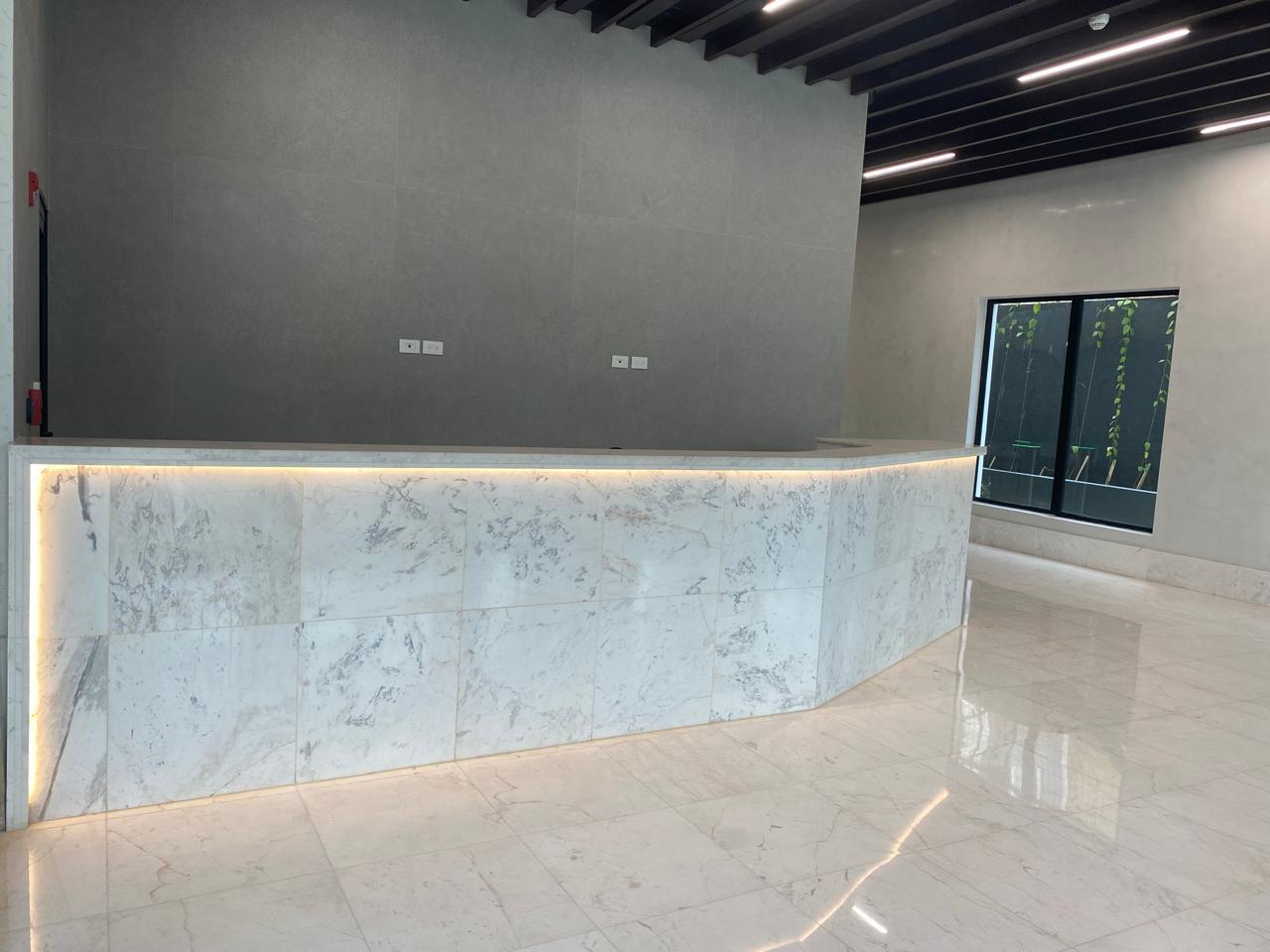 oficinas y locales comerciales - ALQUILER LOCAL COMERCIAL DE 106.5M2-ARROYO HONDO 2