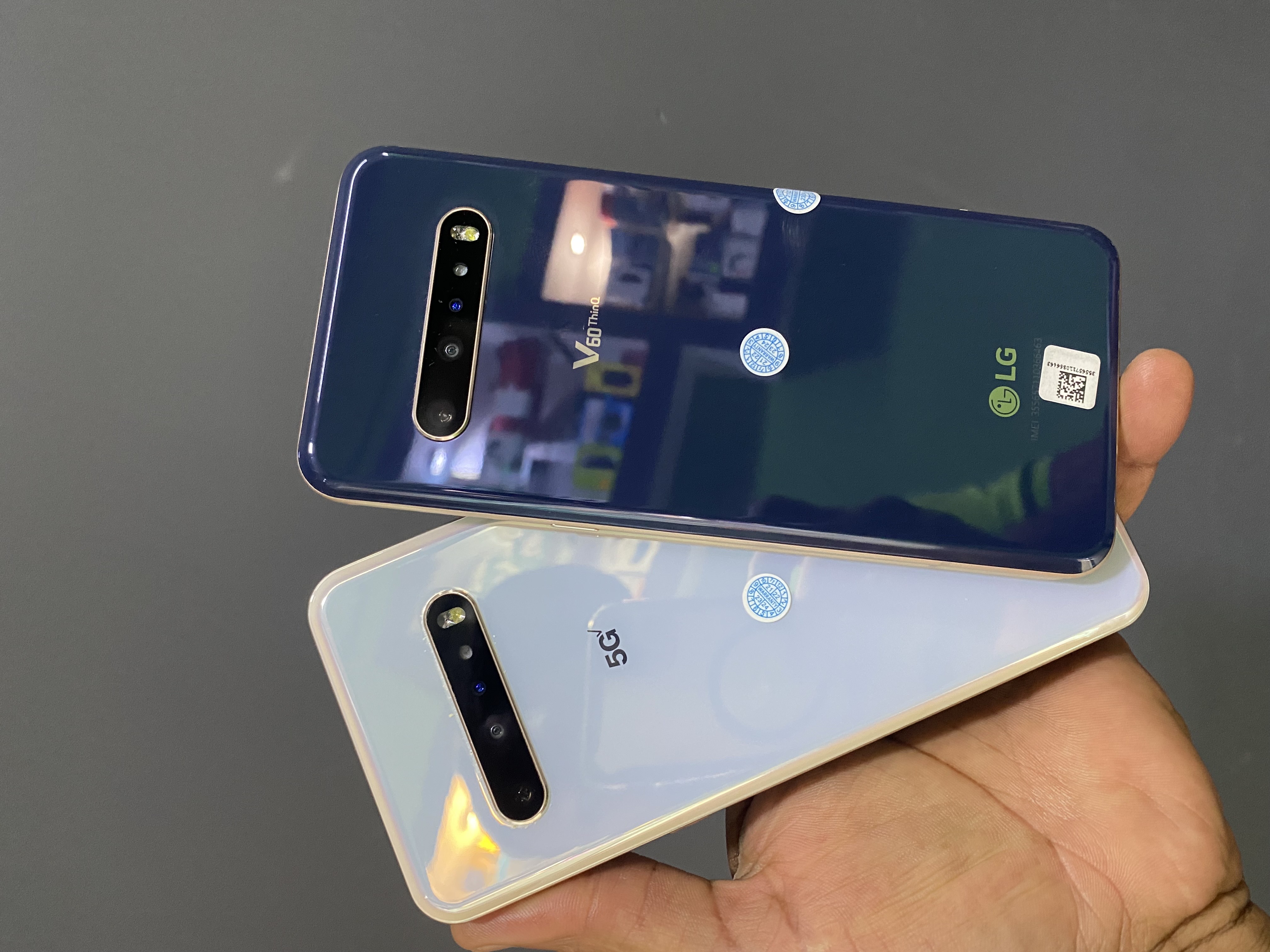 celulares y tabletas - LG v60  4