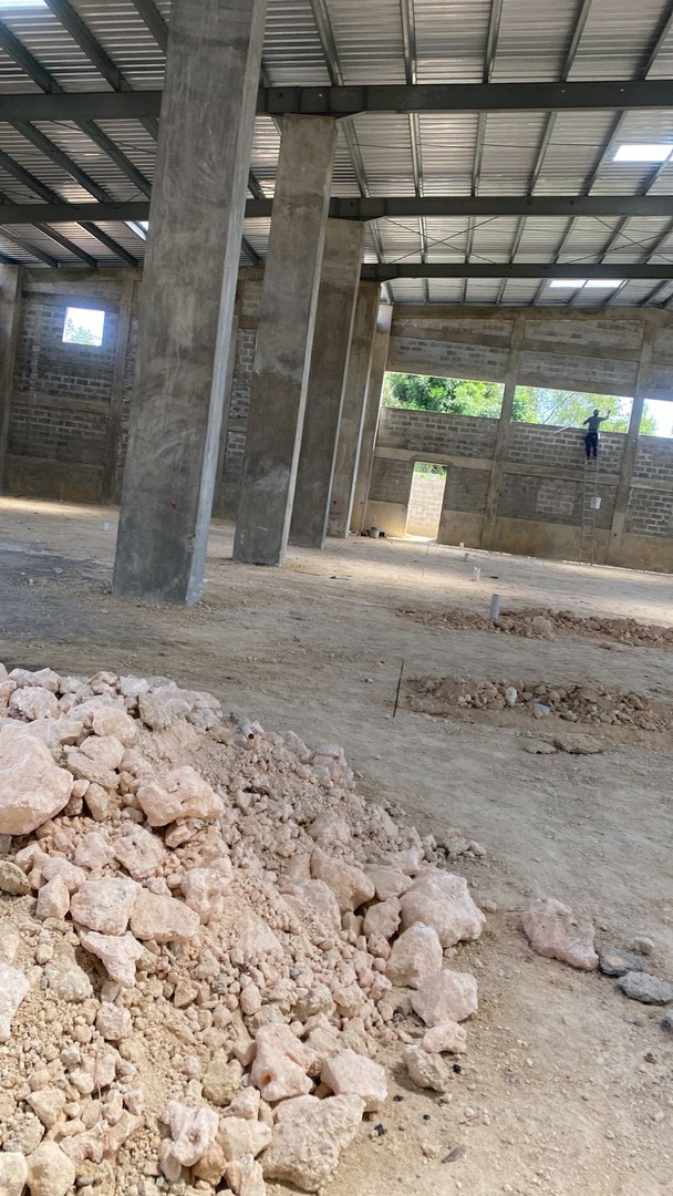 otros inmuebles - Nave con edificación de oficinas en renta en Av. Jacobo Majluta  4