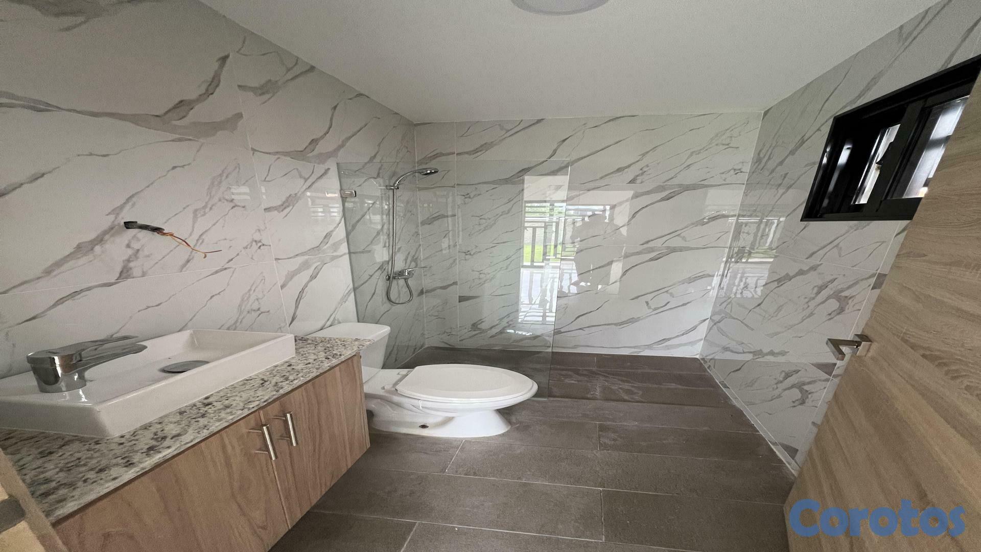 casas - Villa unifamiliar en Brisas de Punta Cana lista para entrega y 3 habitaciones. 6