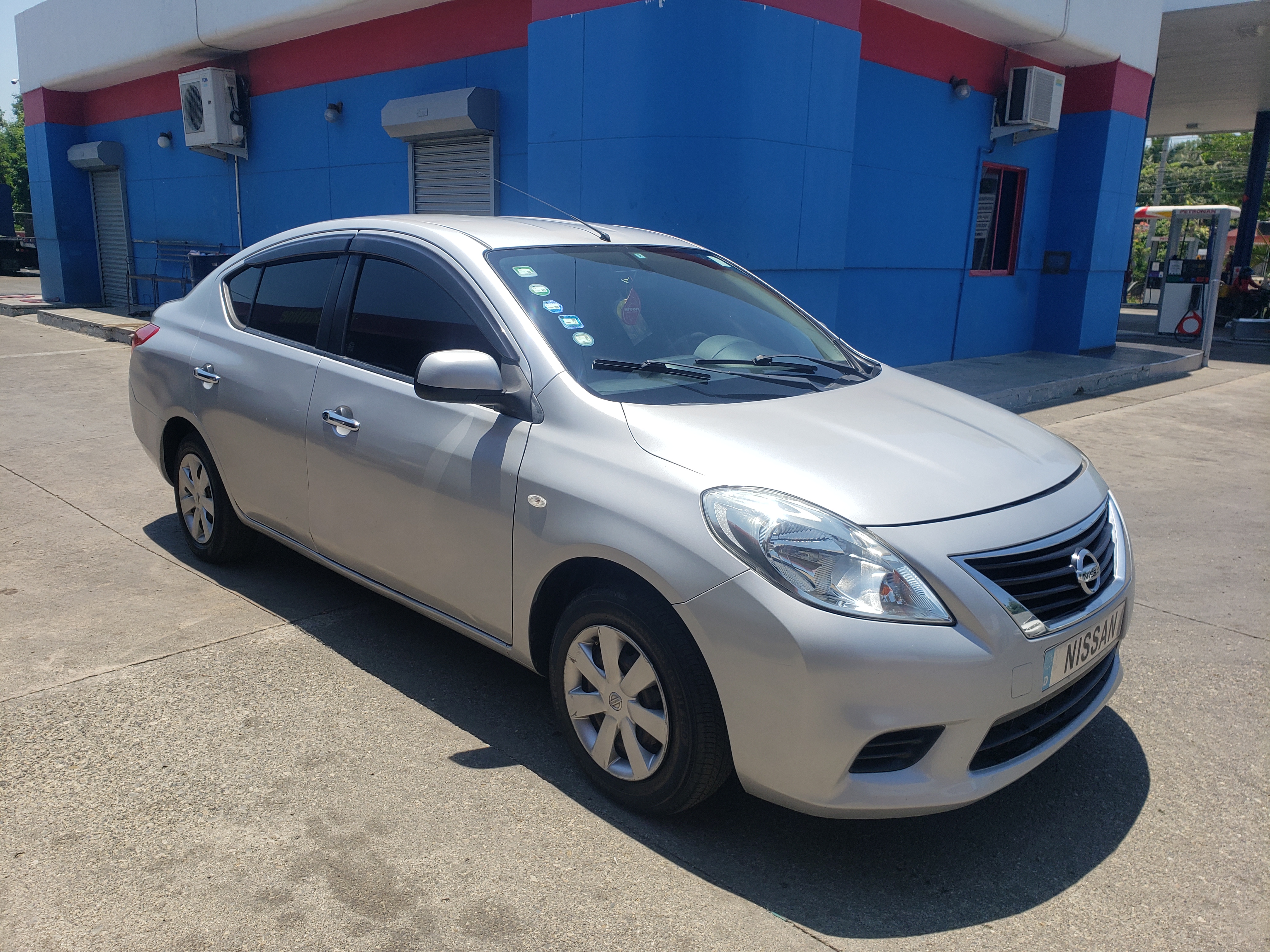 carros - Nissan latio 2014, gris 2