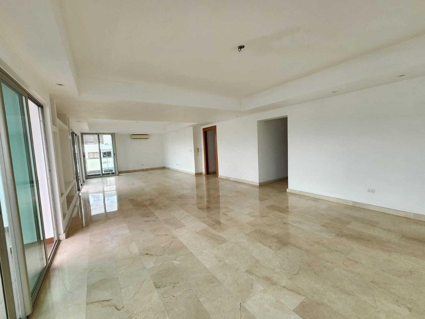 apartamentos - Apartamento en alquiler #24-1068 Evaristo Morales, balcón, piscina, gimnasio. 0