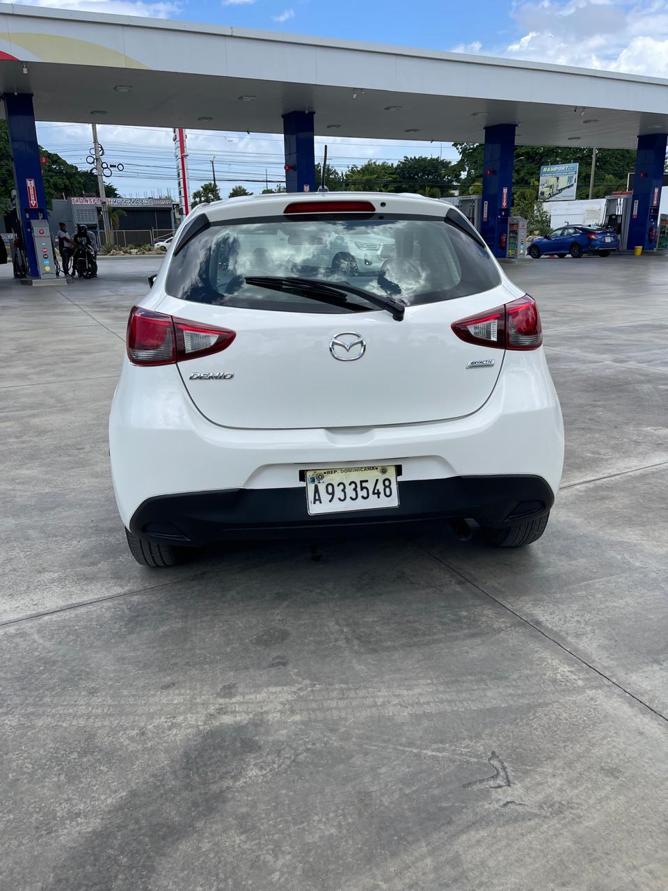 carros - Mazda Demio 9