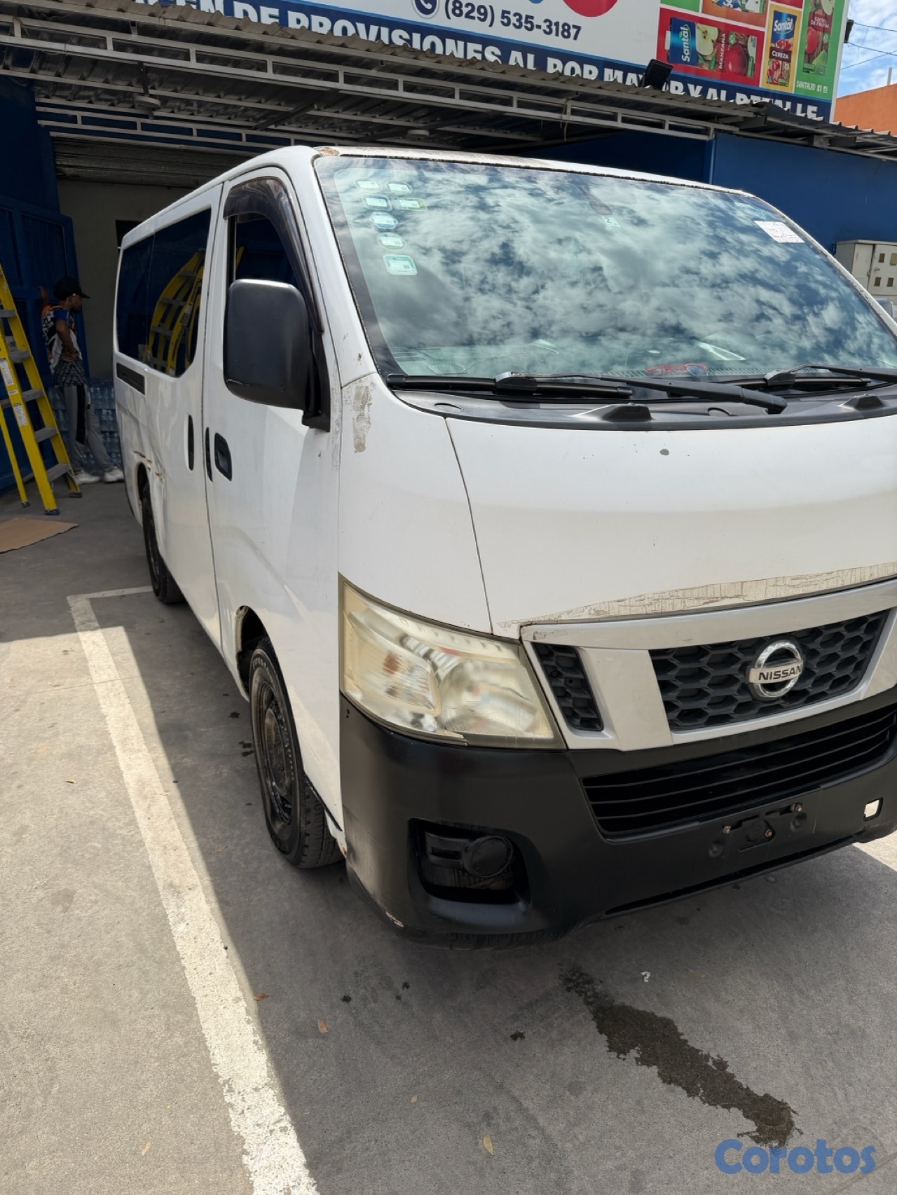 jeepetas y camionetas - Nissan Caravan 2014 (NEGOCIABLE) 2