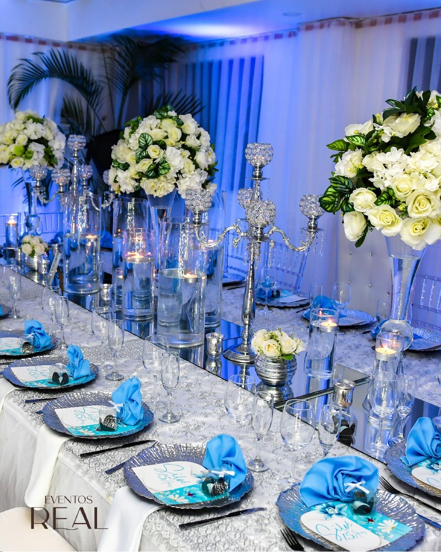 servicios profesionales - Salón de Eventos y Fiestas. Club en el Ensanche Ozama Zona Oriental