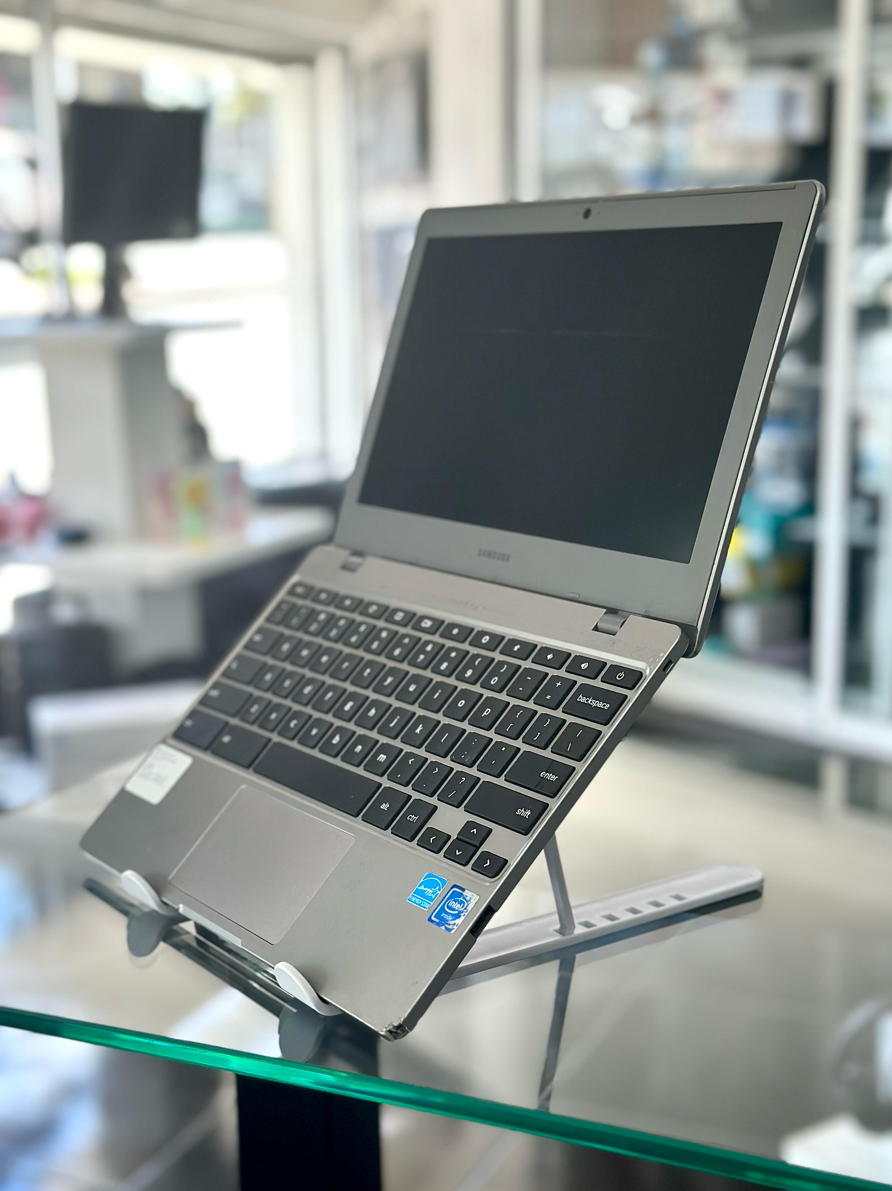 computadoras y laptops - Laptop Samsung super oferta $2,990 1