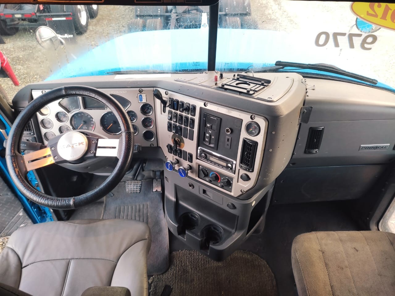 camiones y vehiculos pesados - MACK PINNACLE 2012 4