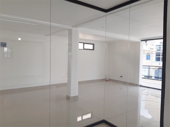oficinas y locales comerciales - Local céntrico y comercial millon 1