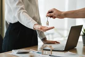 empleos disponibles - Se solicita vendedora de inmueble 
 1
