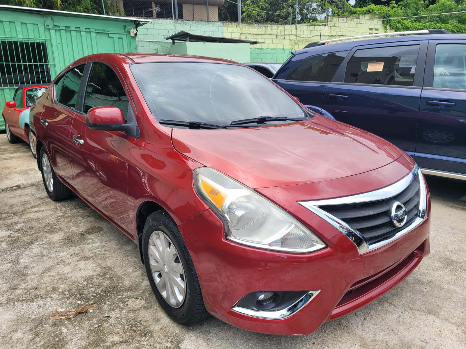 carros - Nissan Versa SV 2016