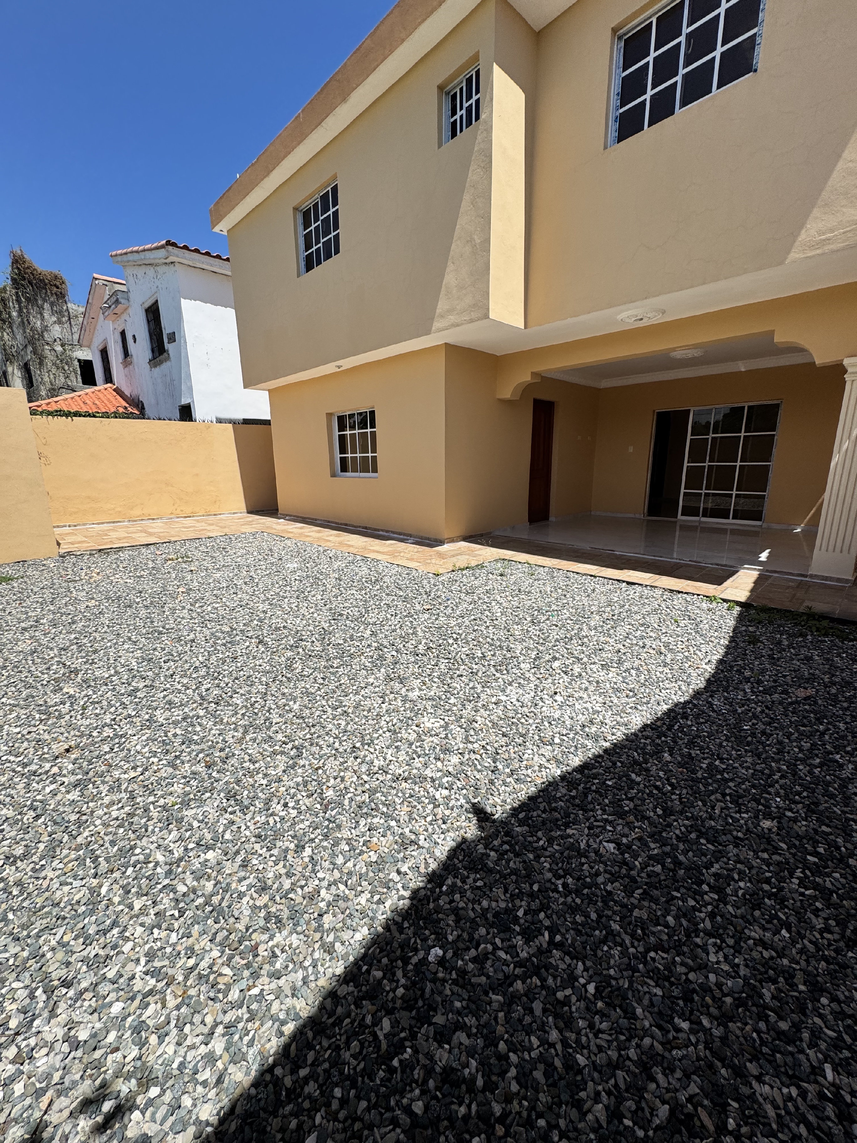 casas - venta de casa en la autopista de san isidro prado oriental con  370mts y 4 hab 7