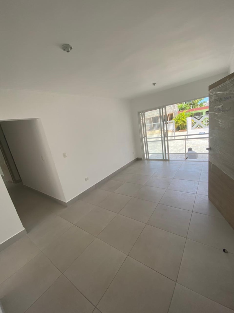 apartamentos - Venta de casa en la autopista de san Isidro santo  domingo 1er nivel listo 3