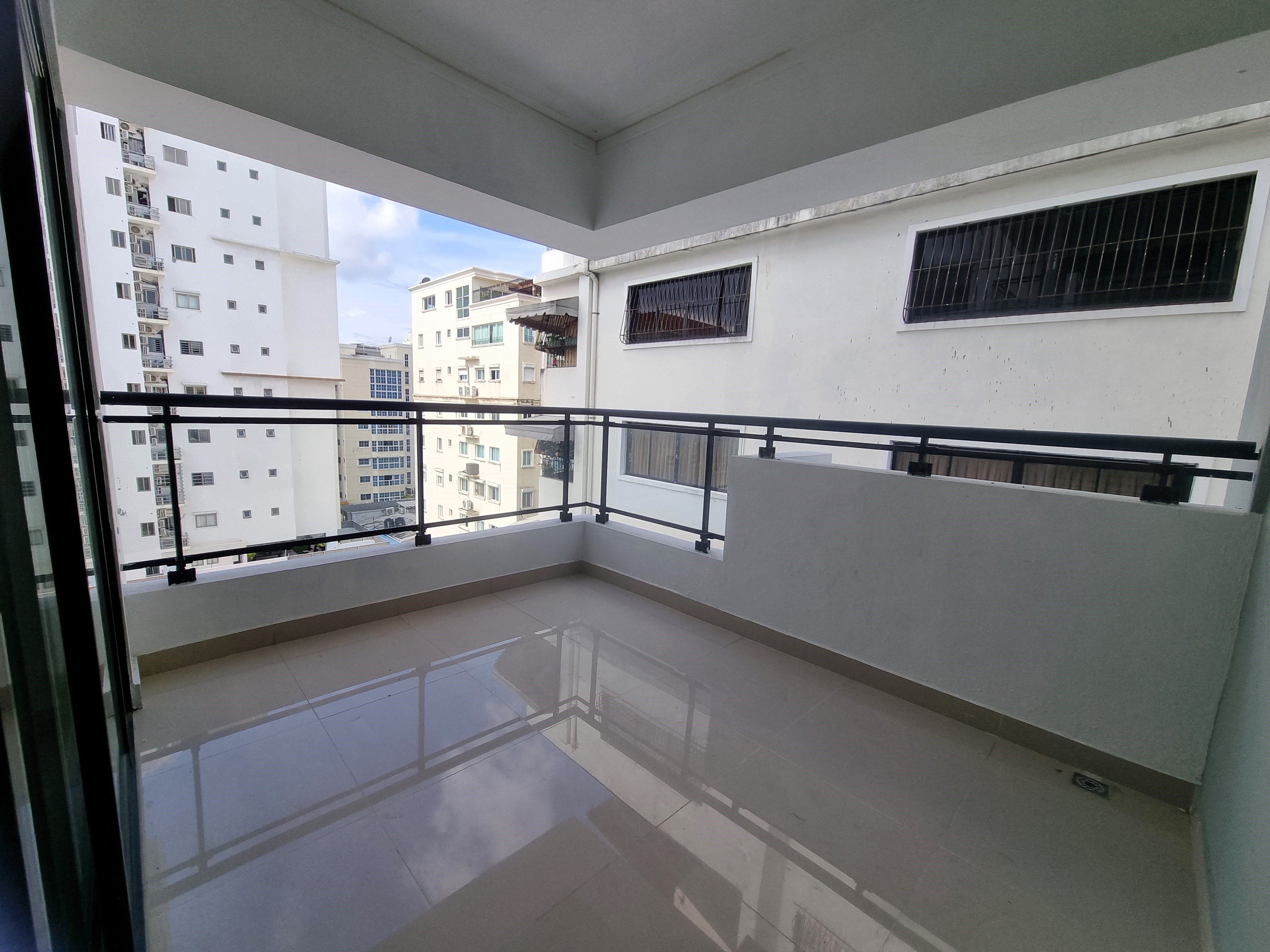 apartamentos - Alquiler apartamento de 2 hab, Nuevo en Serralles 5
