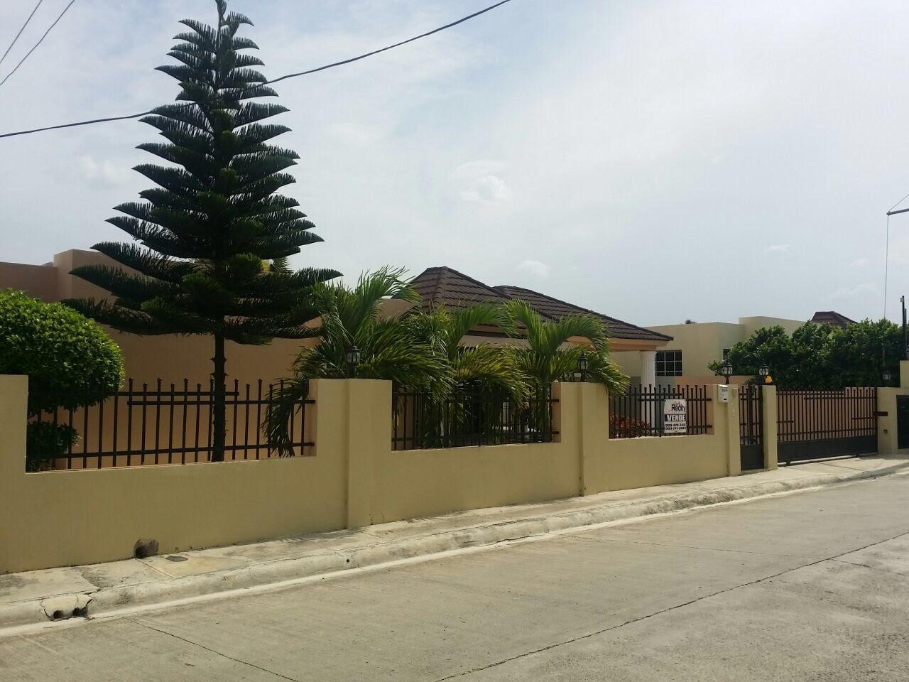 casas - CASA EN VENTA EN JARDINES DEL NORTE, SANTIAGO.