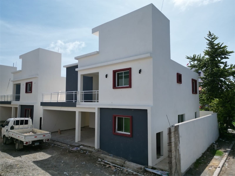 casas - Venta de casa en la autopista de san Isidro prado oriental Santo Domingo  1