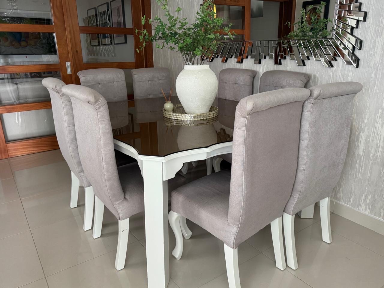 muebles y colchones - Juego de comedor en caoba 8 sillas. 0