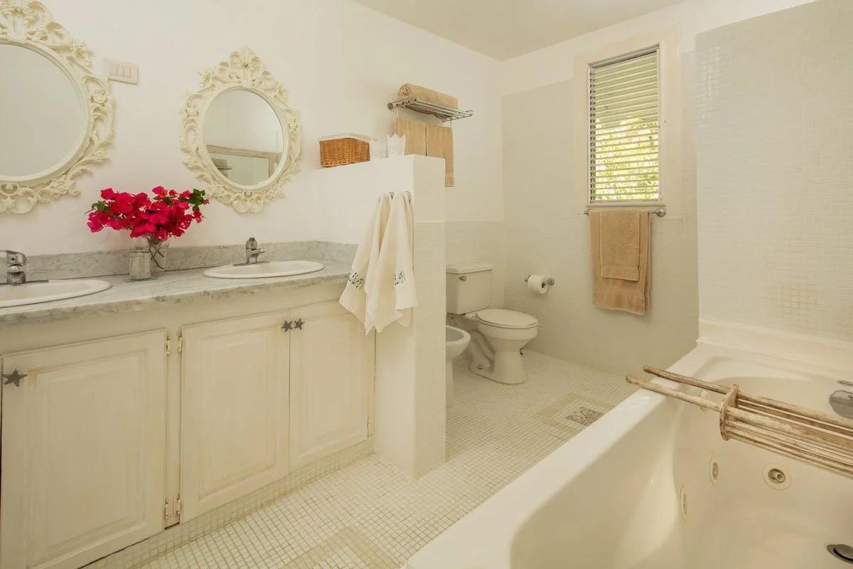 casas vacacionales y villas - Villa Blanca – Lujo Caribeño a Pasos del Mar en la Costa Norte 2