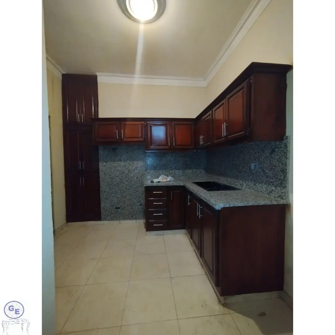 cocina - Cocina en madera y tope de granito natural  1