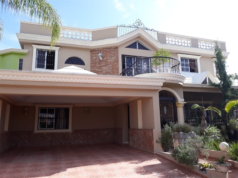 casas - Venta de casa de 500mts En la autopista de san Isidro prado oriental 9