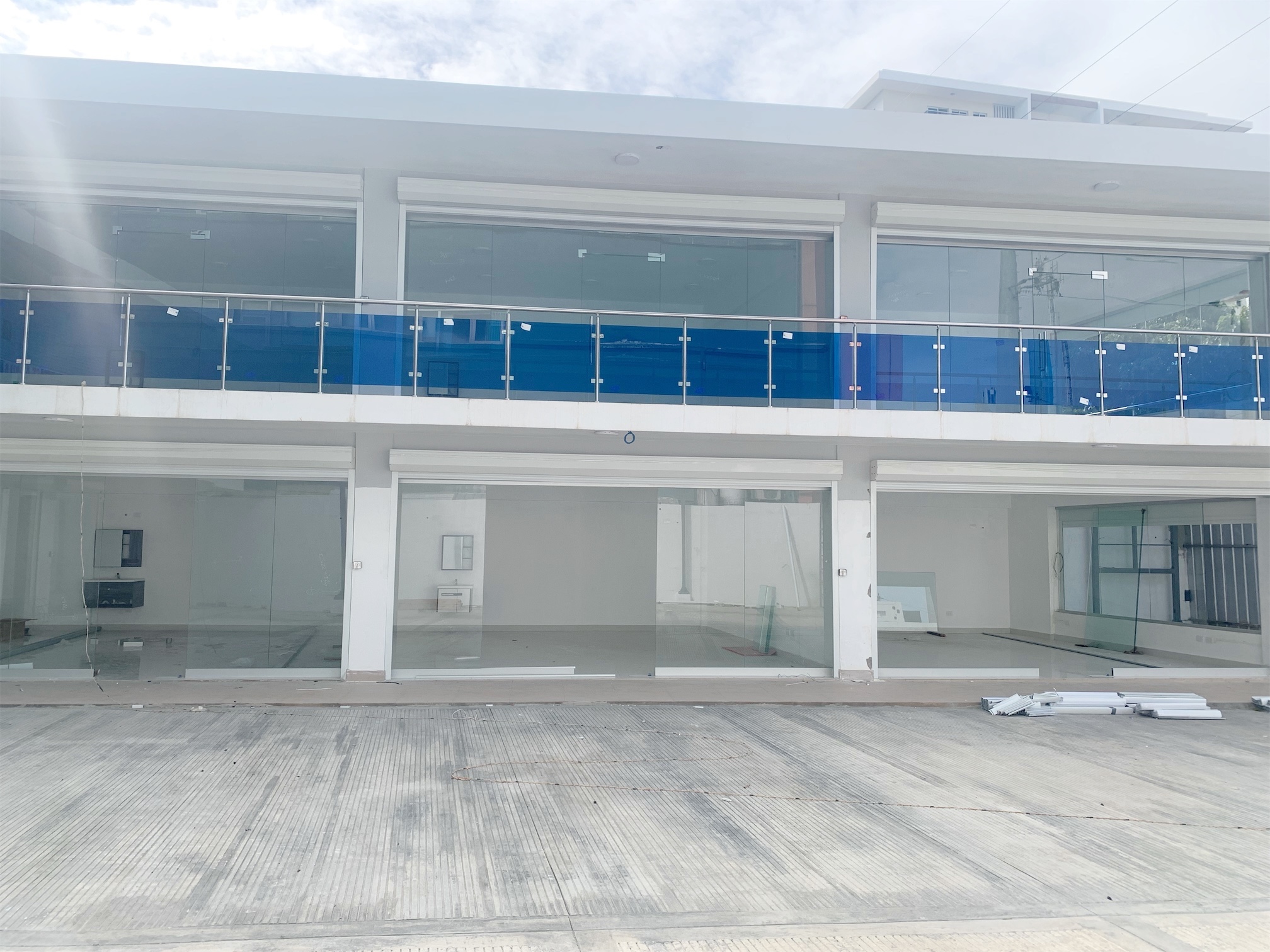 oficinas y locales comerciales - Local en bella vista nuevos  1