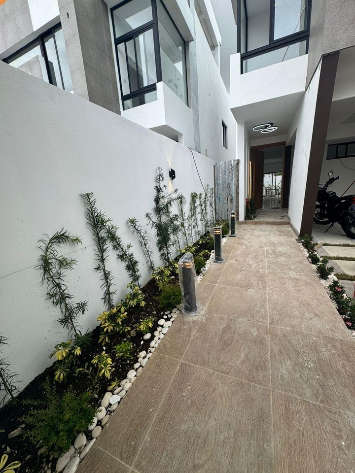 casas - Casa en venta en la autopista de San Isidro  7