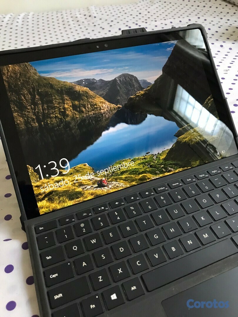 celulares y tabletas - Microsoft surface pro 4, i7-6650U, 16.0 GB RAM, Windows 10 Pro, 256 GB SSD 1