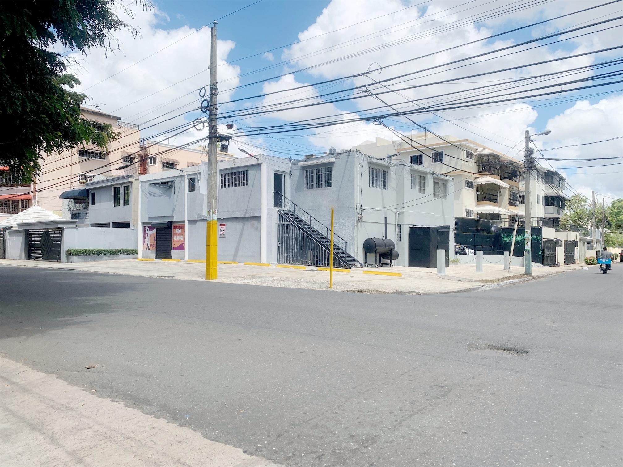 oficinas y locales comerciales - Local céntrico en el Millon  1