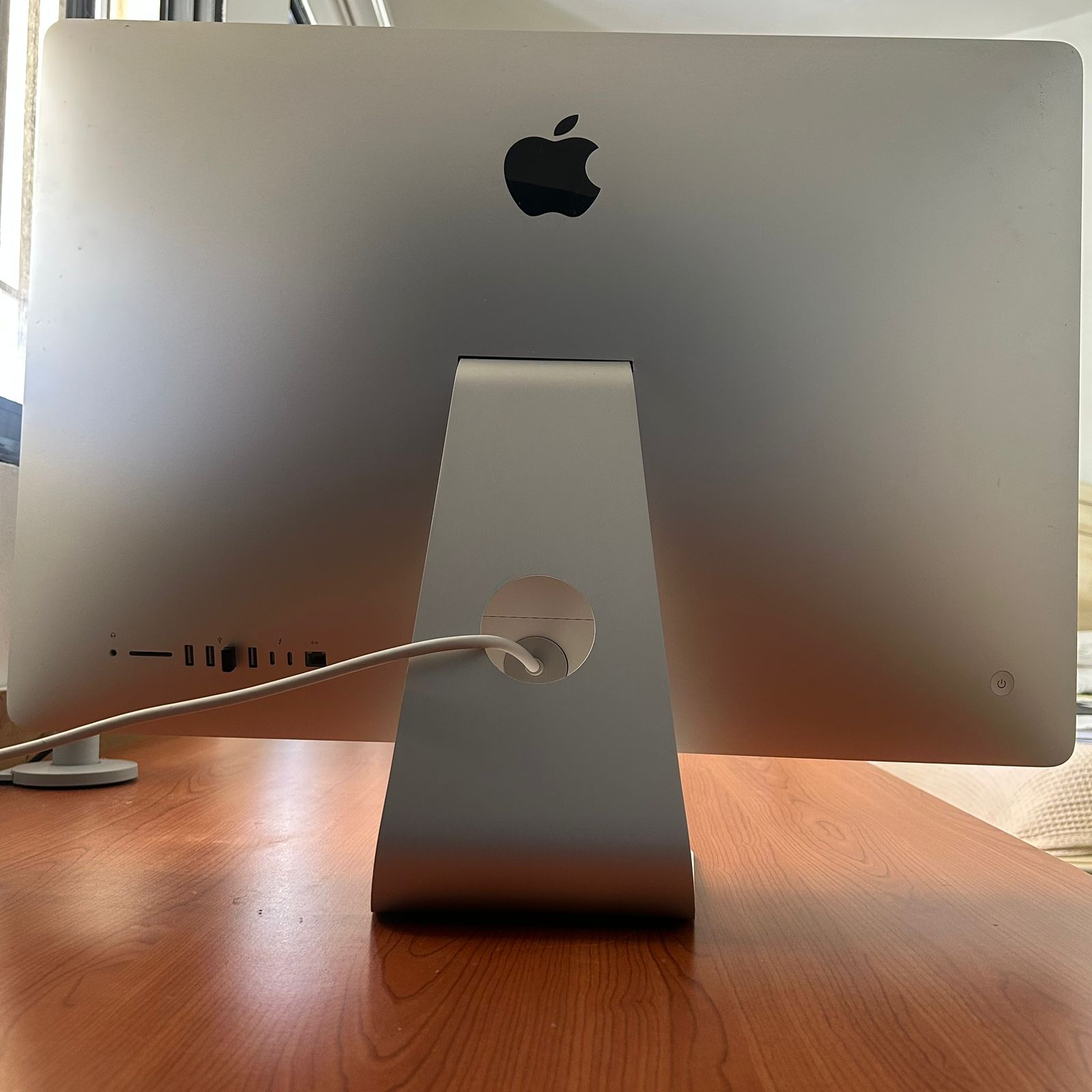 computadoras y laptops - Retina 5K de 27 pulgadas (2019) como nueva 0