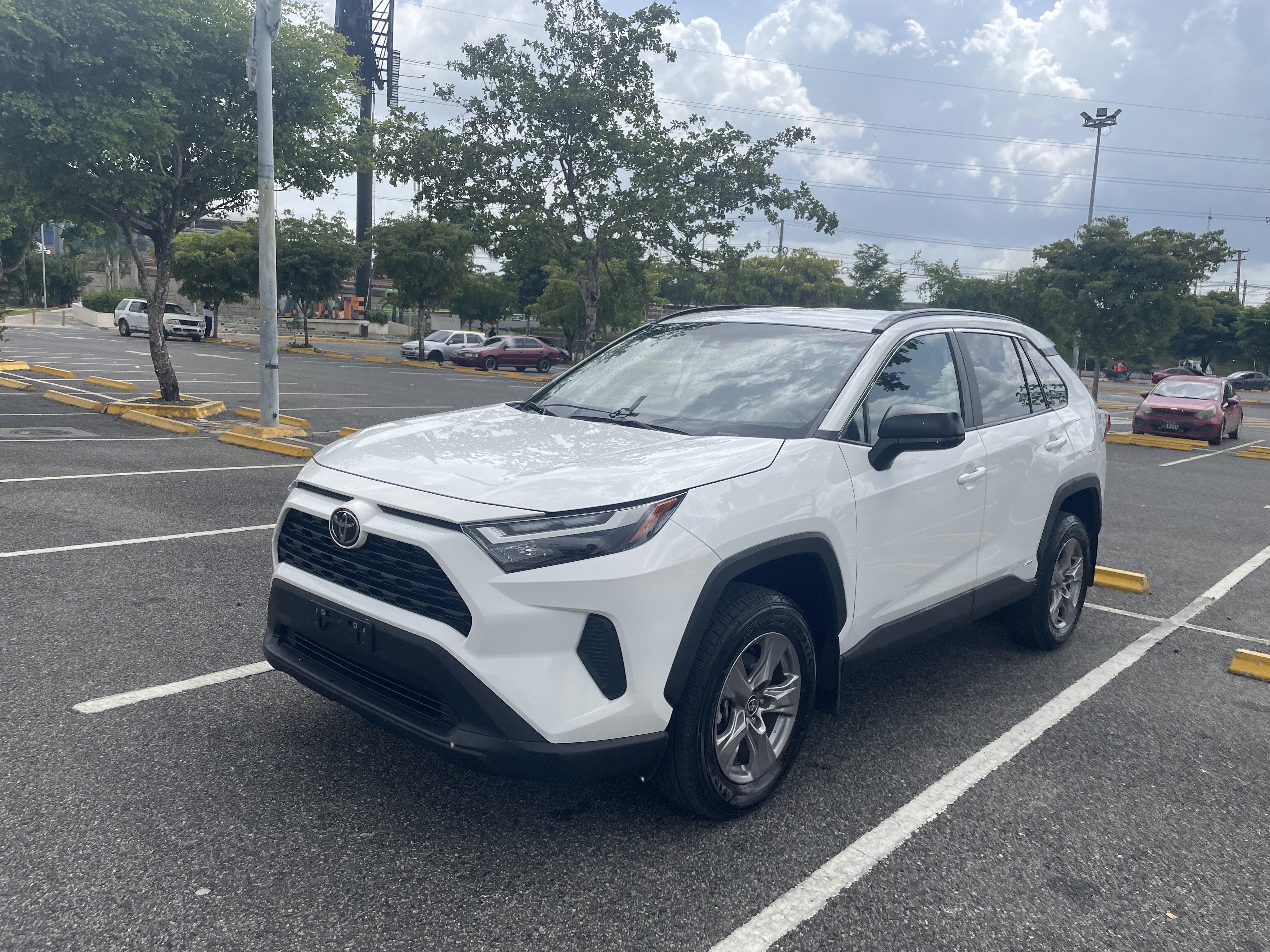 jeepetas y camionetas - Toyota RAV4 2025 Hibrida 4x4  LE Motor 2.5L (VerAmericana) 3