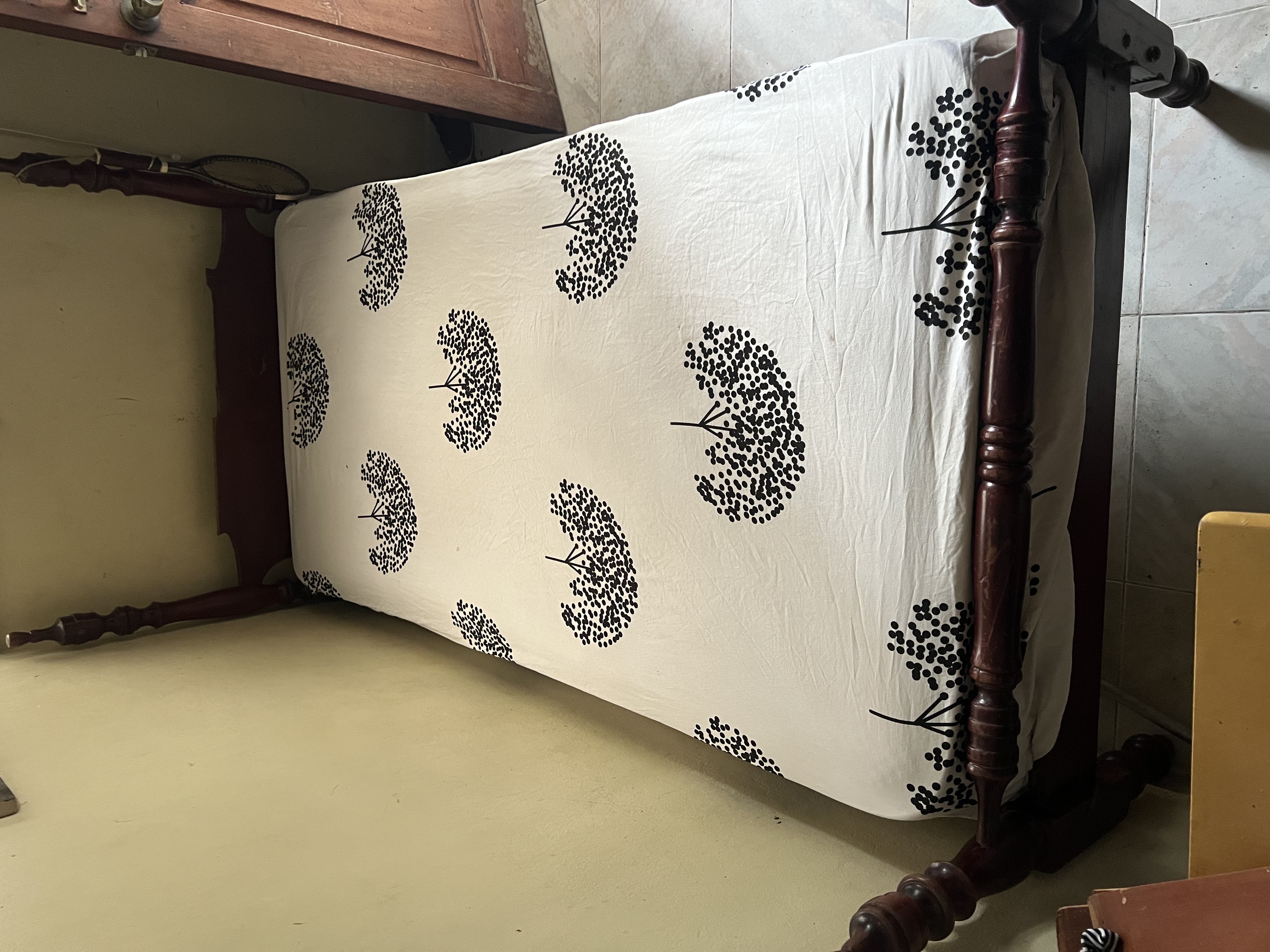 muebles y colchones - camas Twins en caoba 3