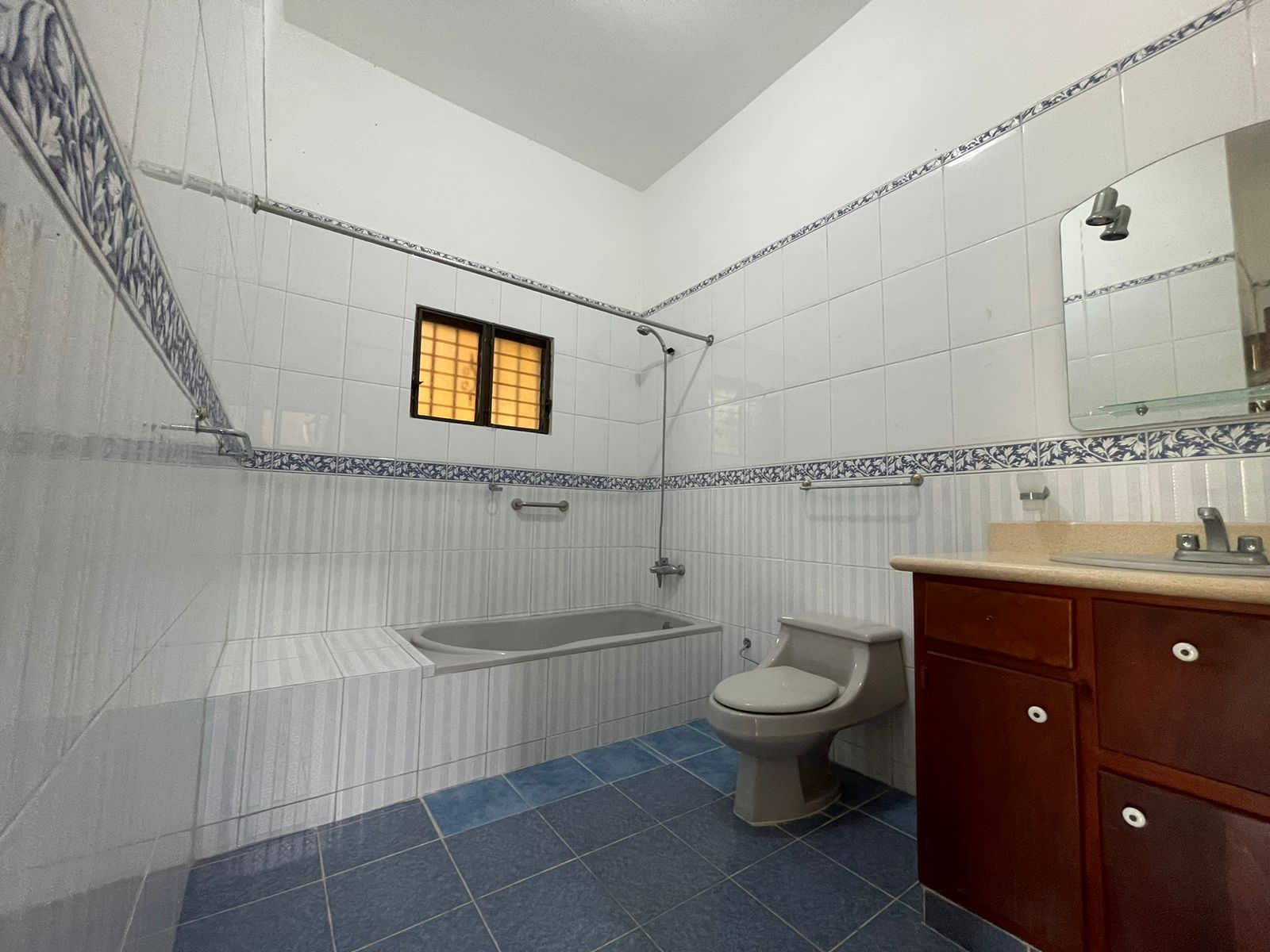 casas vacacionales y villas - Casa 3 Niveles (VISTA AL MAR),  PUERTO PLATA, URB. 4