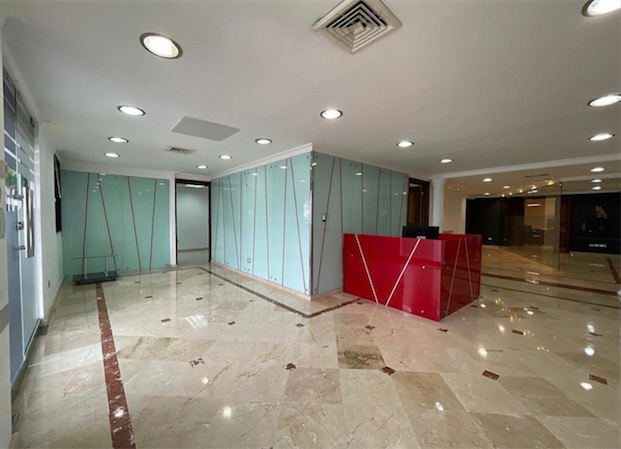 oficinas y locales comerciales - Local amplio en Naco 600 m 4