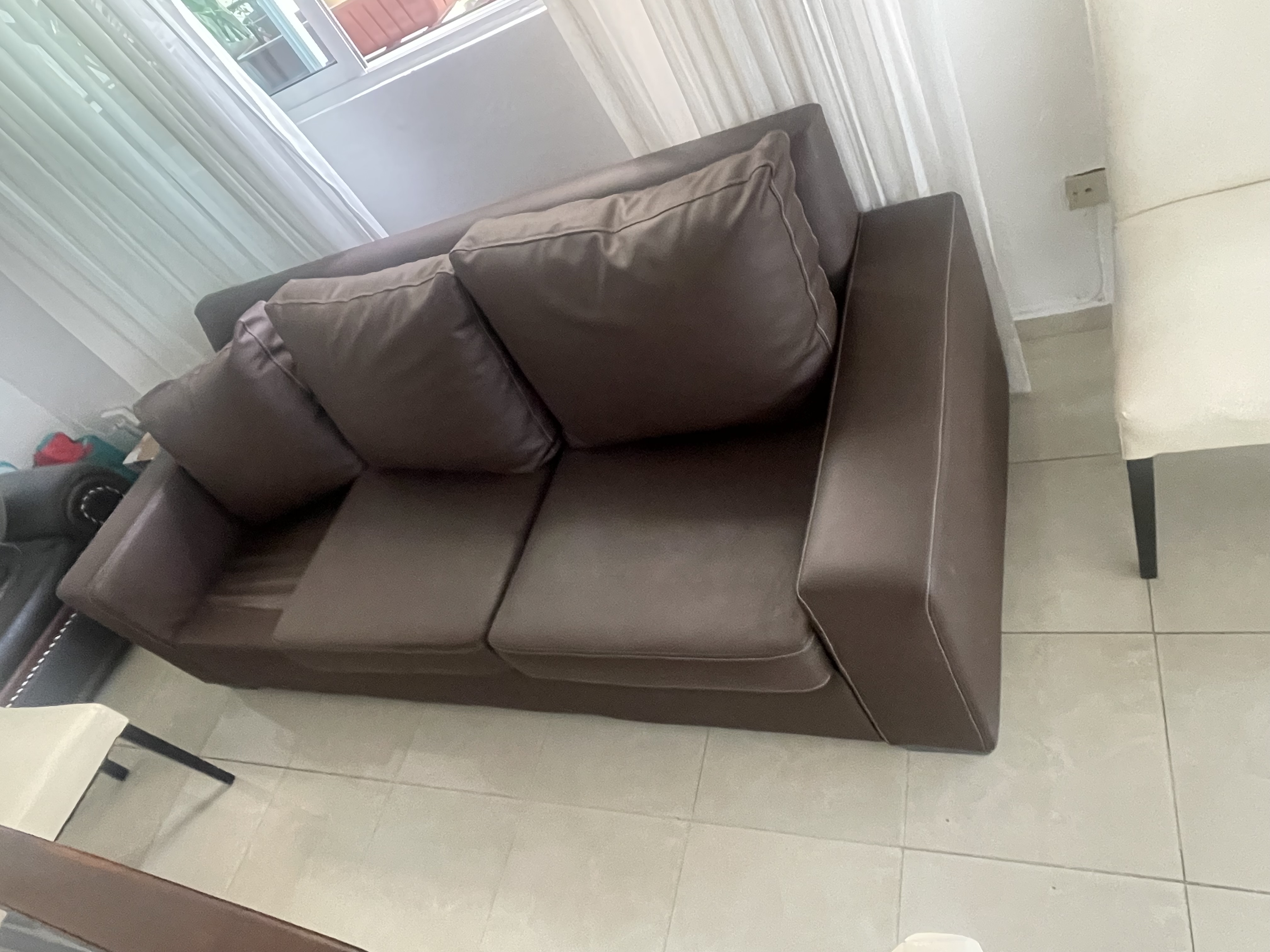 muebles y colchones - Se vende mueble en L cuero sintético  2