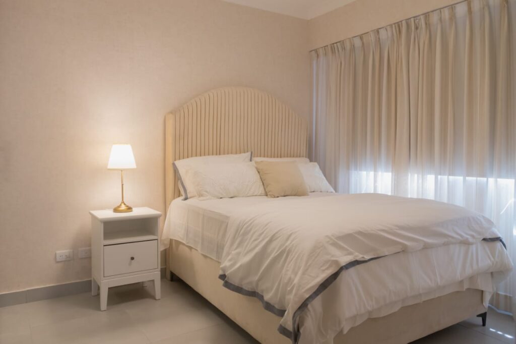 apartamentos - 2737- APTO. EN EVARISTO MORALES, STO. DGO.  7