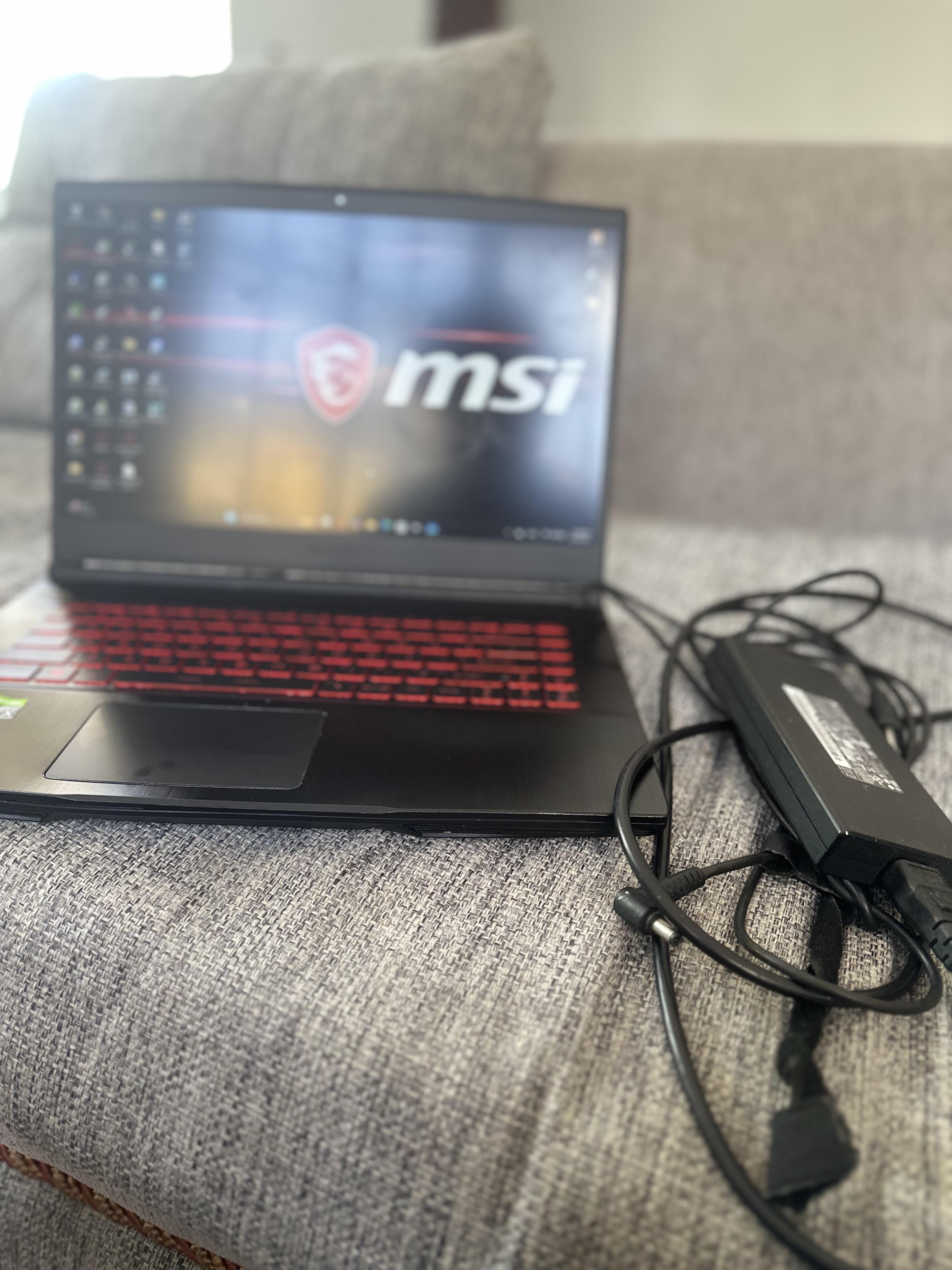 consolas y videojuegos - Vendo laptop MSI GF65 Thin 10UE en excelente estado. Potente y ligera!!! 5