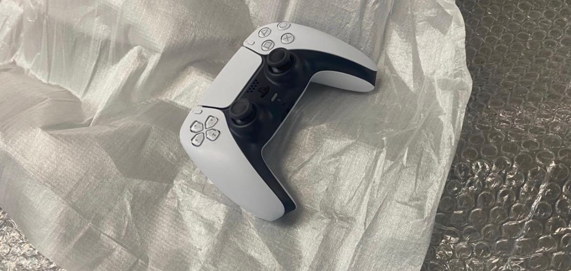 consolas y videojuegos - Se vende playstation por mudanza  1