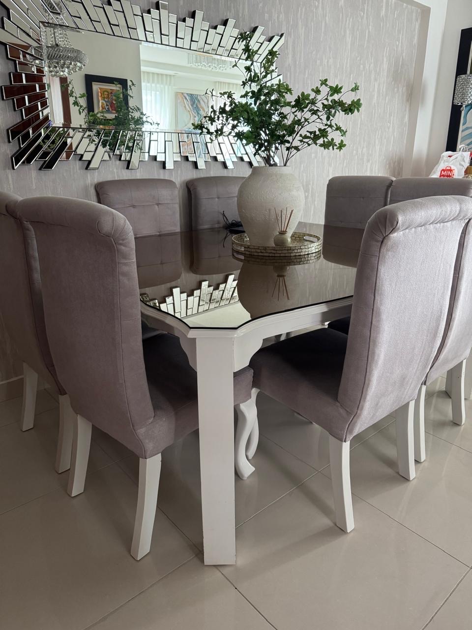 muebles y colchones - Juego de comedor en caoba 8 sillas. 2